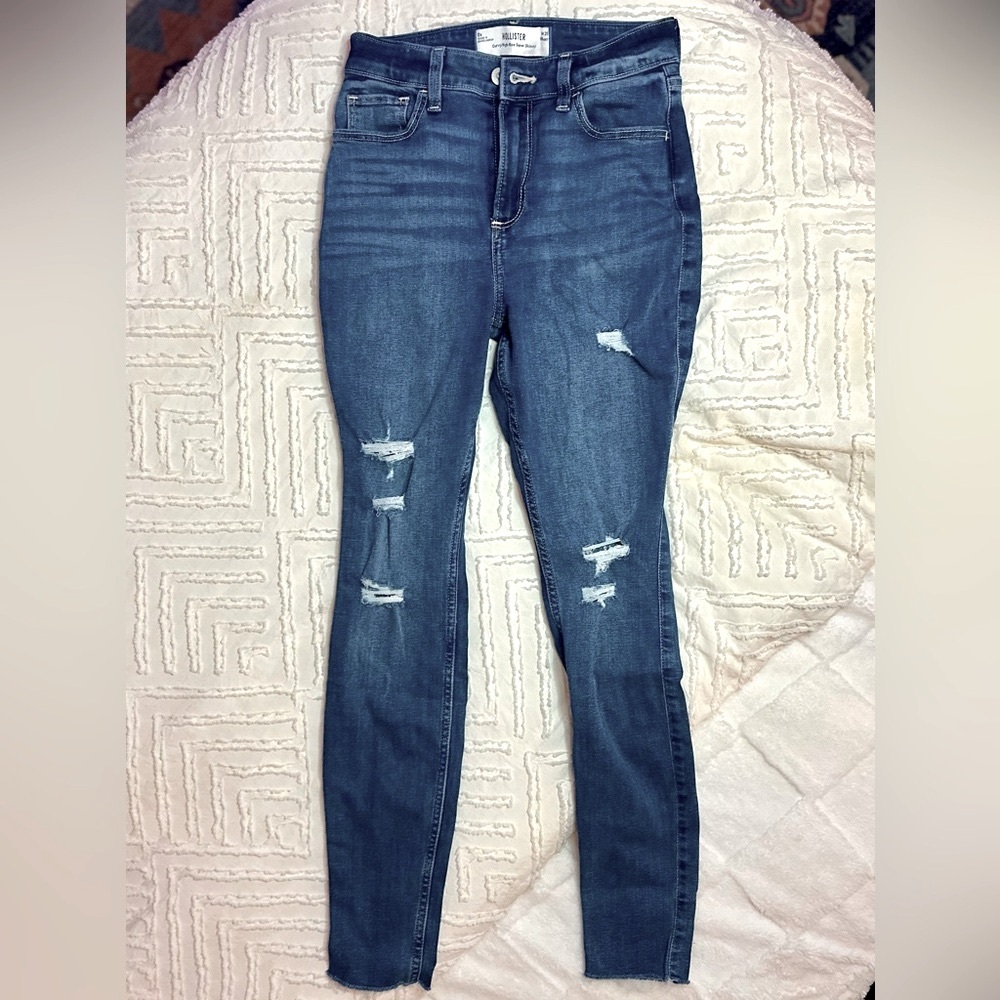 HOLLISTER High-Rise Ripped Med Wash Jeans Curvy Size 25 (0) 26/27” Inseam |